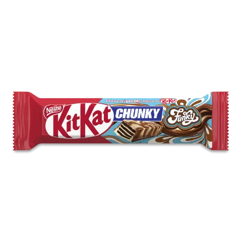 Вафлі Kit Kat ChunkyFunky вкриті молочним шоколадом та білою глазур'ю з какао